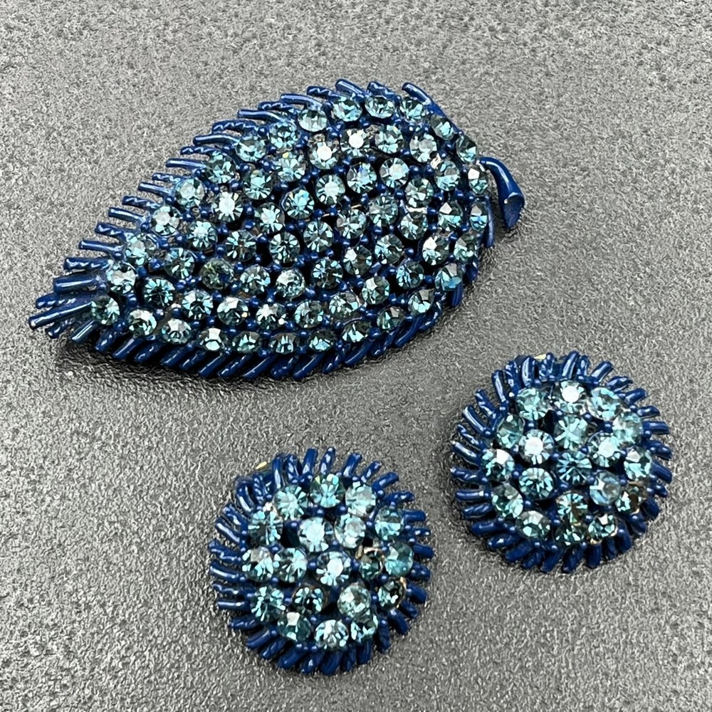Blue Japanned Rhinestone Leaf Brooch & Earrings Set Mid Century‎